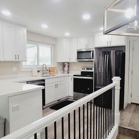 3 Bed 2 Bath Full Accessible Townhome In Heart Of Slc Саут-Джордан Екстер'єр фото