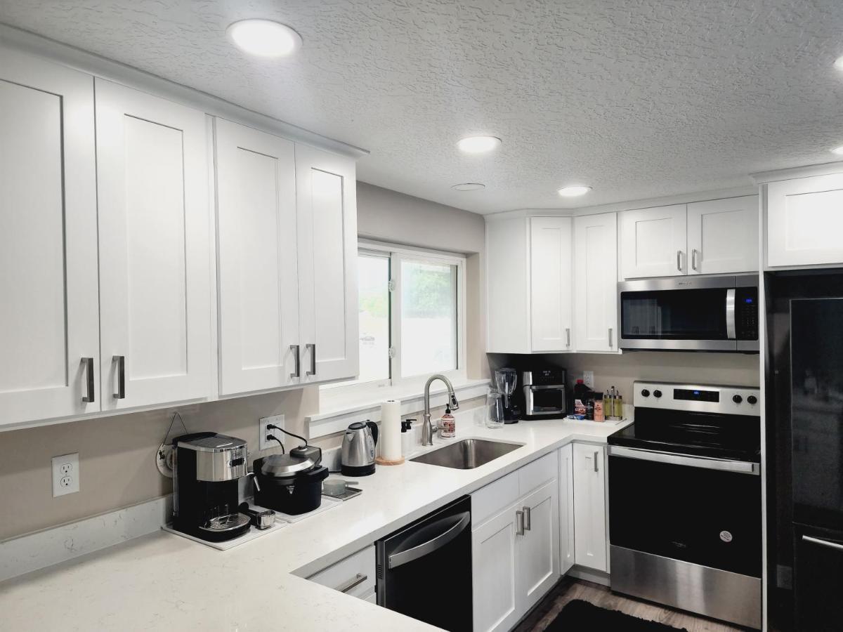 3 Bed 2 Bath Full Accessible Townhome In Heart Of Slc Саут-Джордан Екстер'єр фото